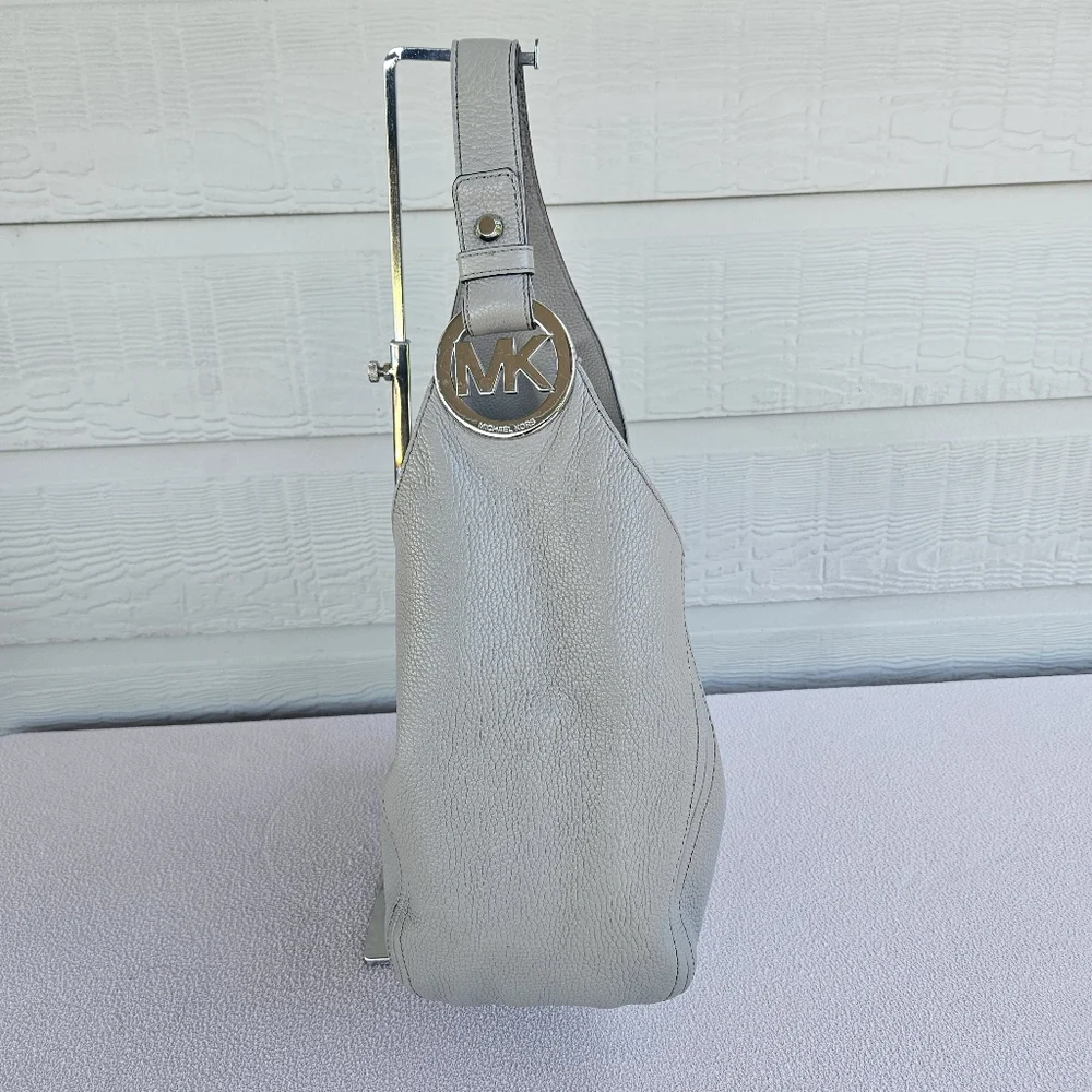 Michael Kors Fulton Large Hobo Shoulder Bag Pearl Grey Pebbled Leather